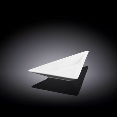 Блюдо Wilmax 18,5 см треугольное